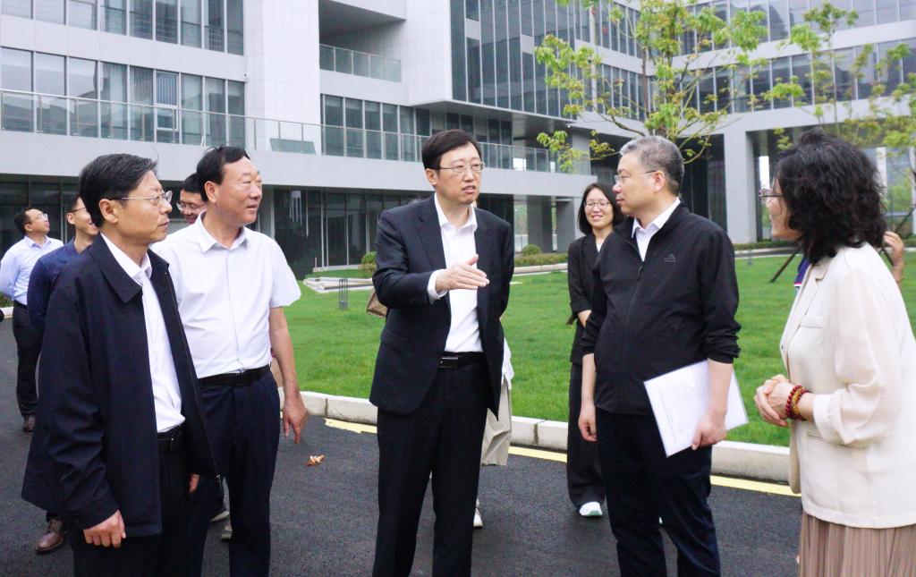 張立群一行赴蘇州市推進(jìn)合作交流